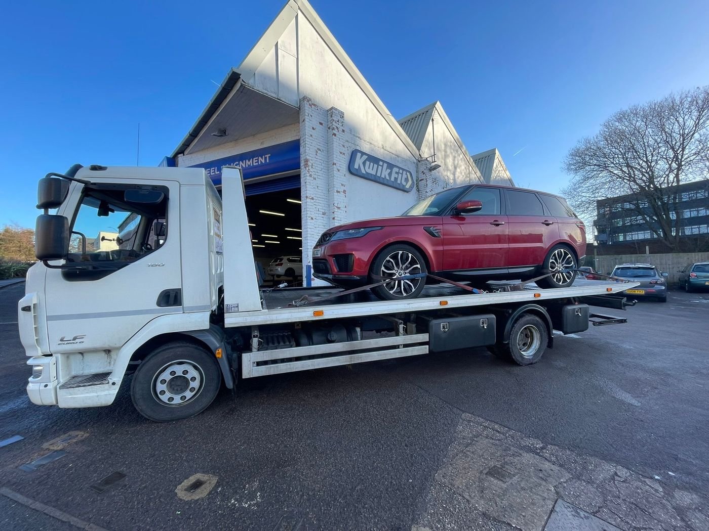 Z&Z Auto Recovery loading a vehicle near Evesham, Worcestershire