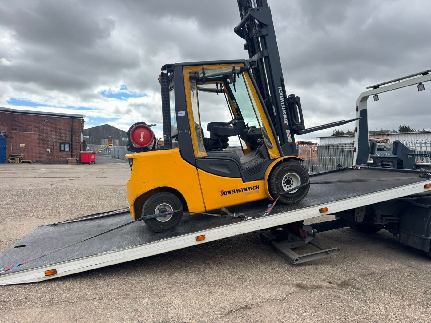 Z&Z Auto Recovery loading a vehicle near Lichfield, Staffordshire
